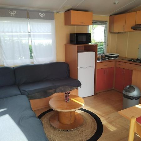 Mobil-Home Coin De Paradis En Cote D'Opale Sur Terrain Prive Et Sa Caravane Hermelinghen Exterior foto