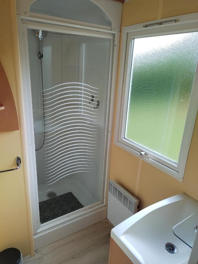 Mobil-Home Coin De Paradis En Cote D'Opale Sur Terrain Prive Et Sa Caravane Hermelinghen Exterior foto